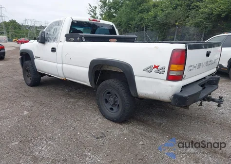 2001 Chevrolet Silverado 2500Hd z USA, uszkodzony, nr VIN 1GCHK24U21E147494